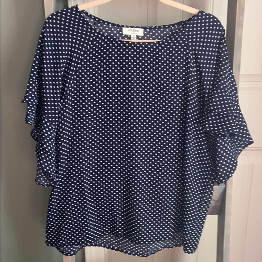 Flutter sleeve top